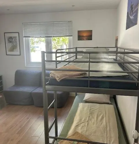 Bed and Breakfast Getwet Surfcamp