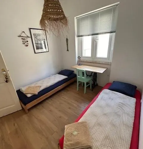 Getwet Surfcamp Bed and Breakfast