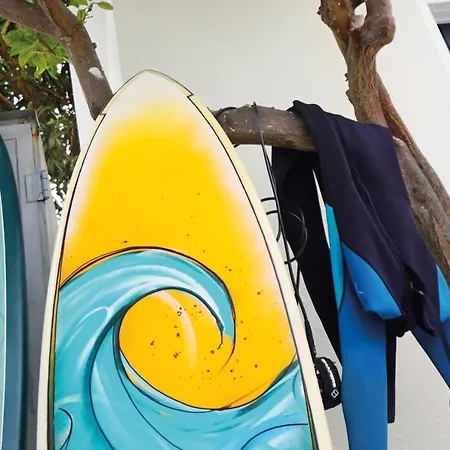 Getwet Surfcamp 3* אלמאדה